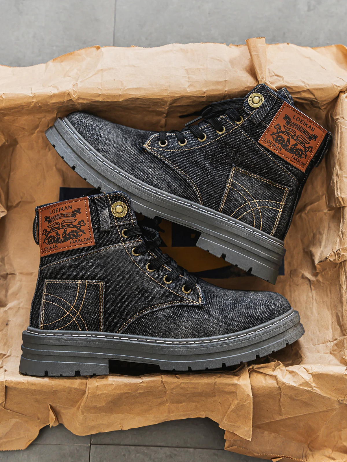 Men's Lace-Up Canvas Boot – Chunky Lug Sole