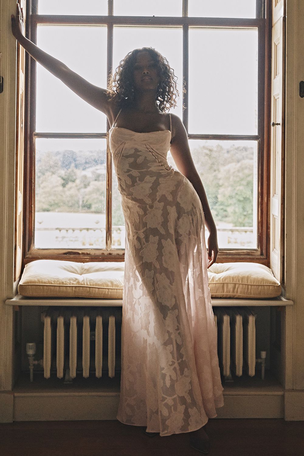 Women's Lace Maxi Dress – Sweetheart Neck Slip-Lined