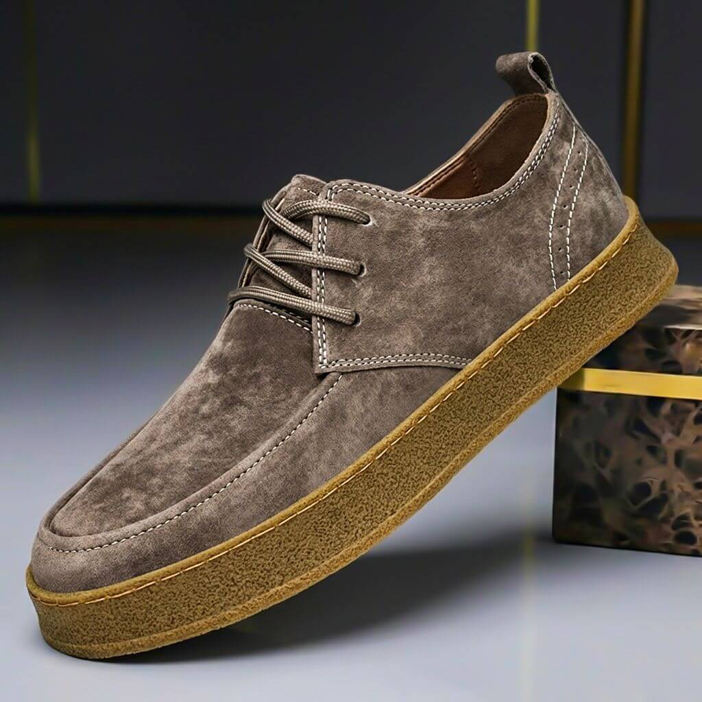 Men's Suede Lace-Up Shoe – Low-Profile Regular Fit