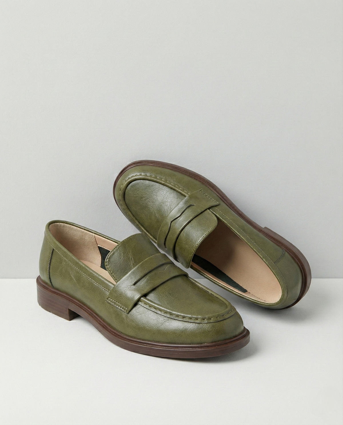 Women's Leather Loafer – Round Toe Stacked Heel