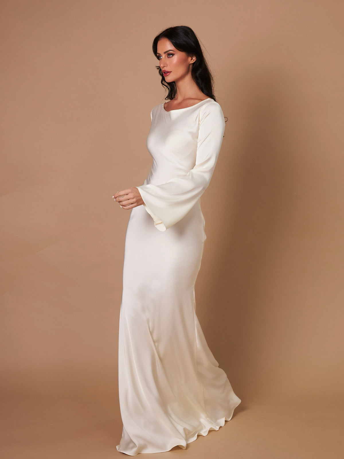 Women's Long Sleeve Maxi Dress – Fitted Bodice, Fluid Skirt