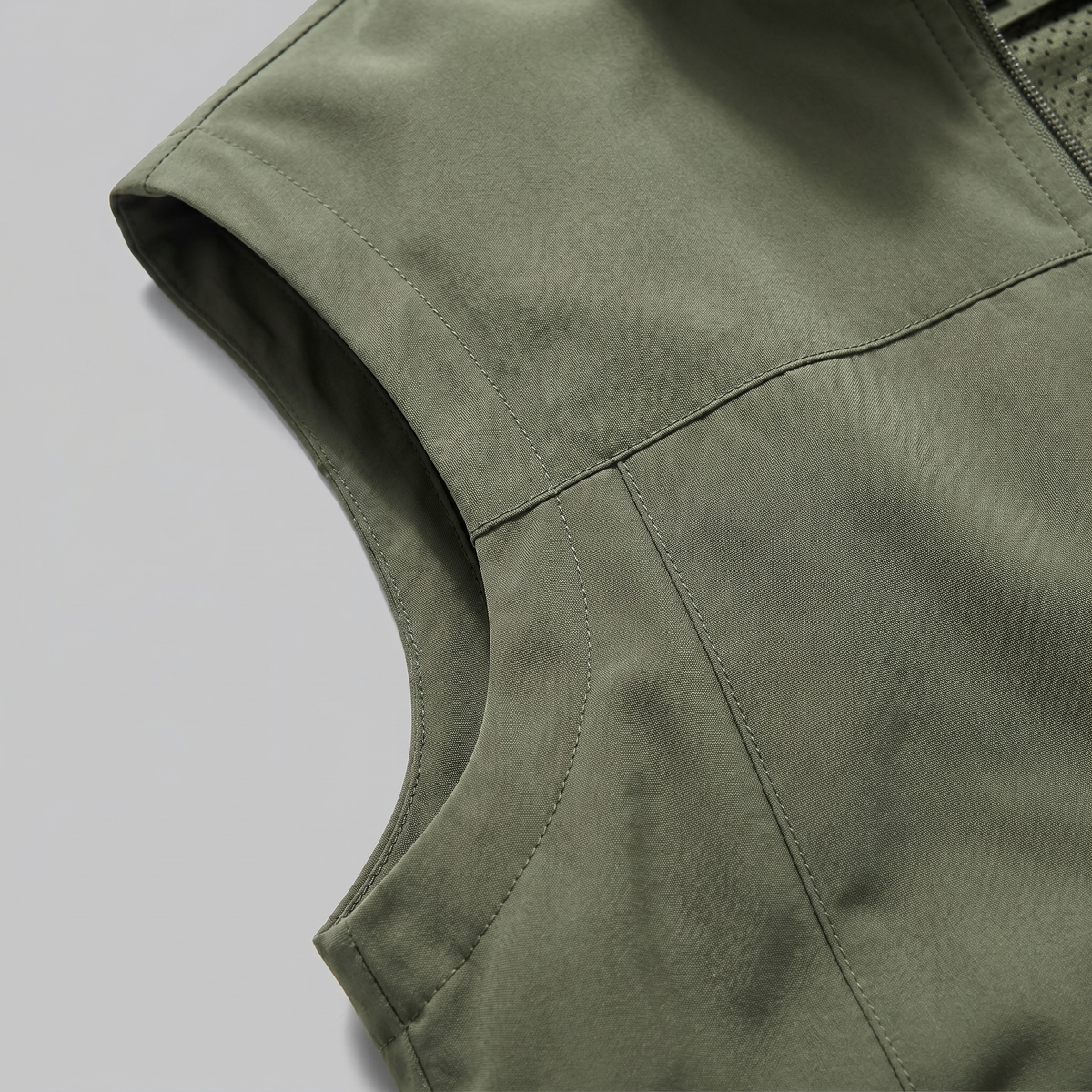 Men's Lightweight Utility Vest – Zip Pocket Design