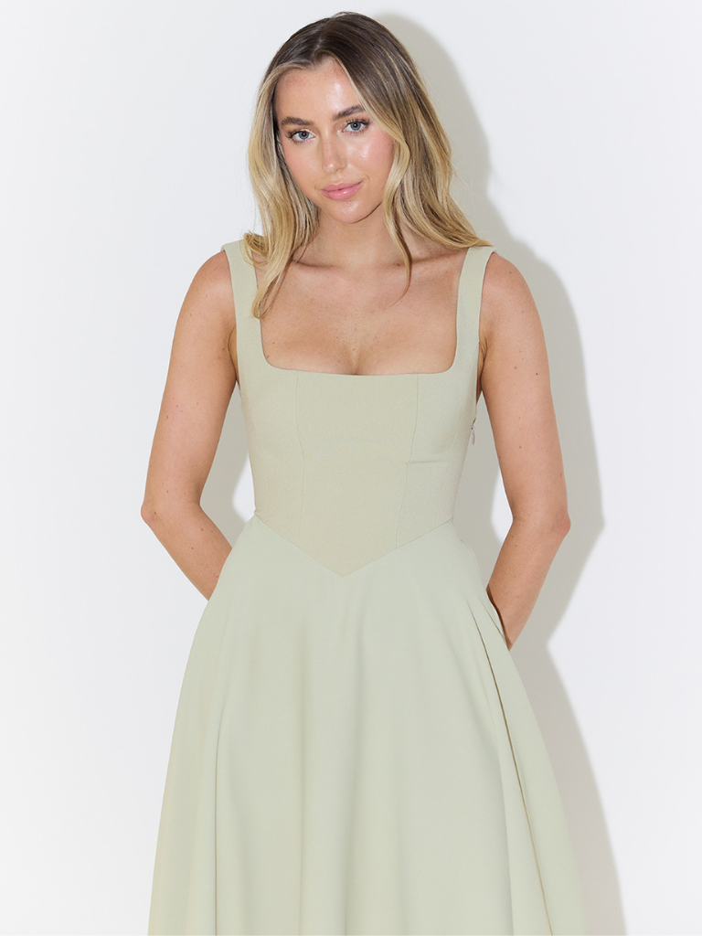 Women's Square-Neck Midi Dress – Sleeveless Flared Skirt