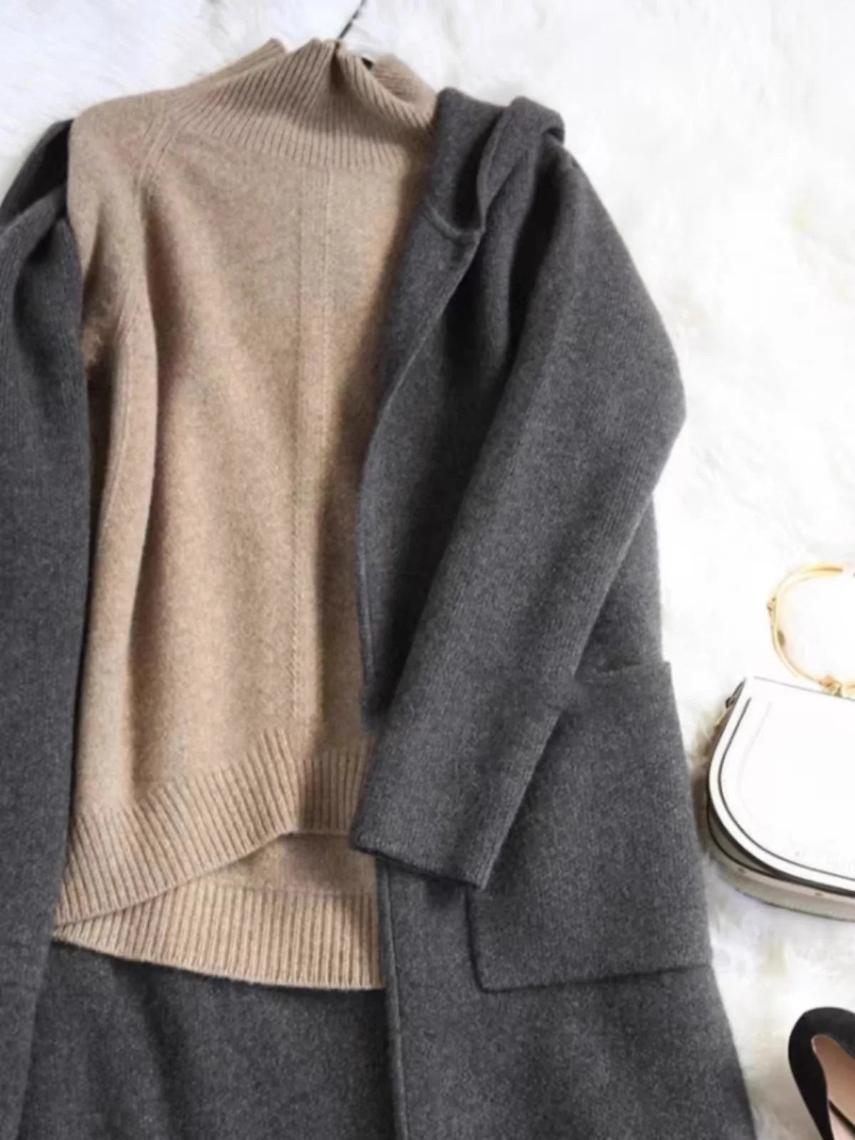Women's Oversized Turtleneck Sweater – Soft Ribbed Knit
