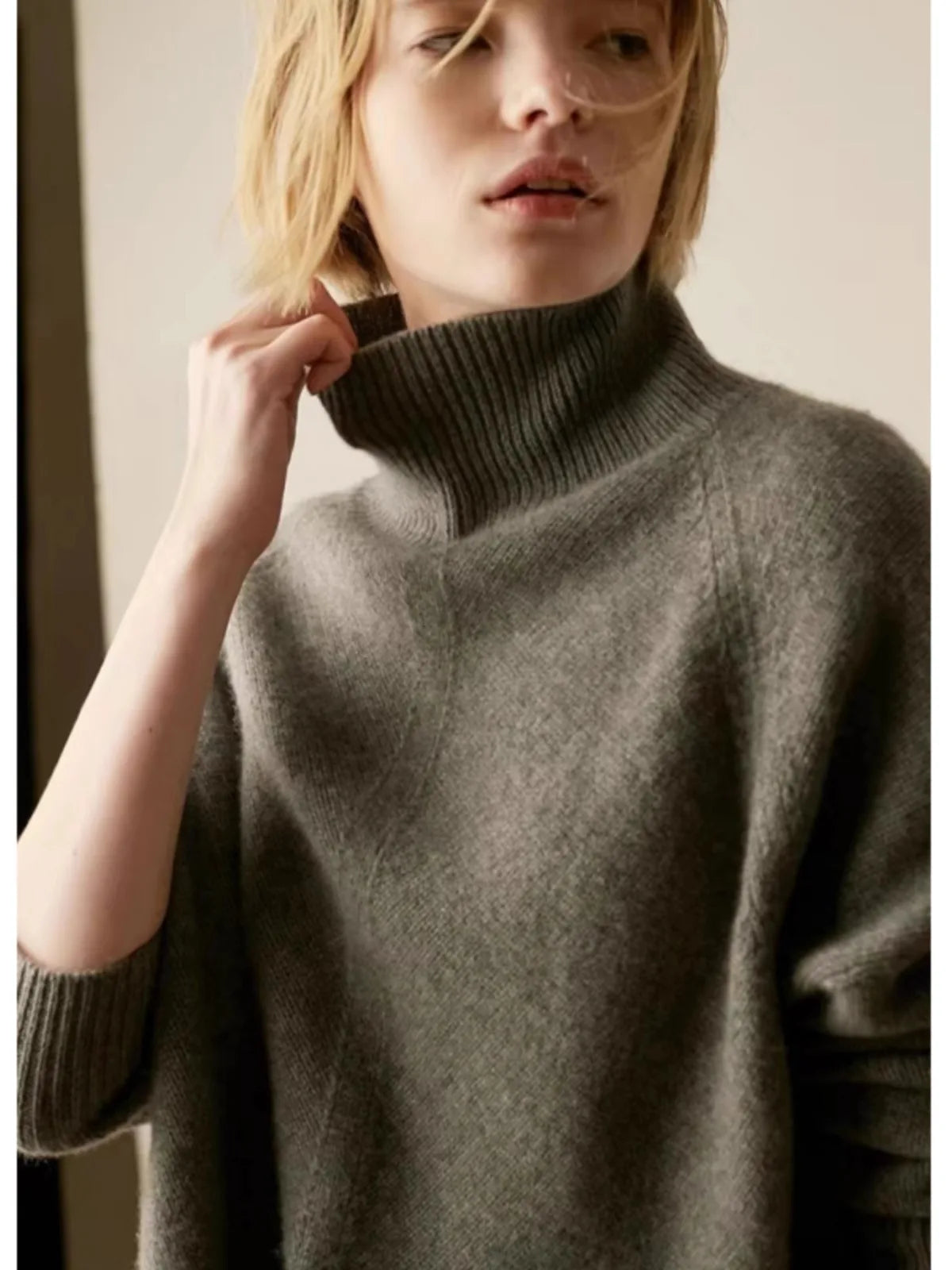 Women's Oversized Turtleneck Sweater – Soft Ribbed Knit