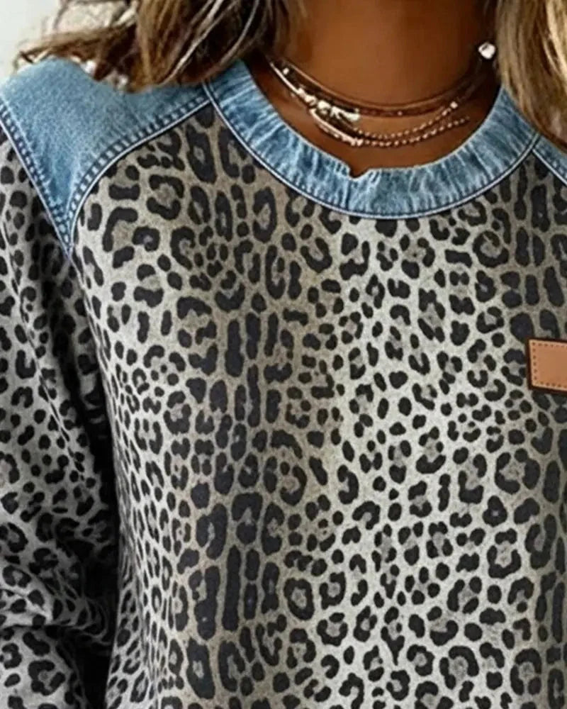 Women's Patchwork Sweatshirt – Embossed Floral Crew Neck