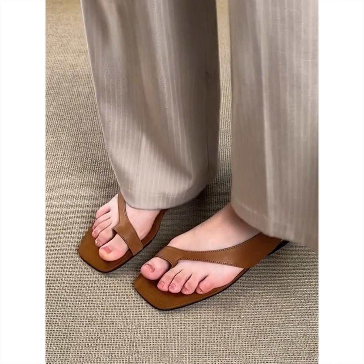 Women's Flat Sandal – Square-Toe Retro Strap