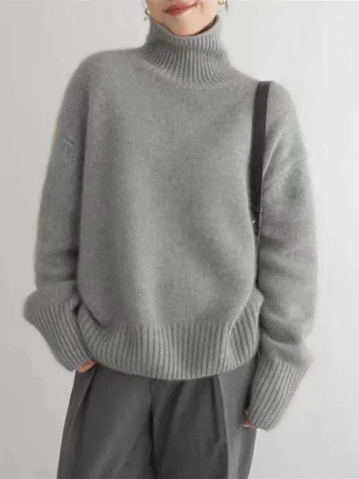 Women's Wool Turtleneck Sweater – Chunky Straight Fit