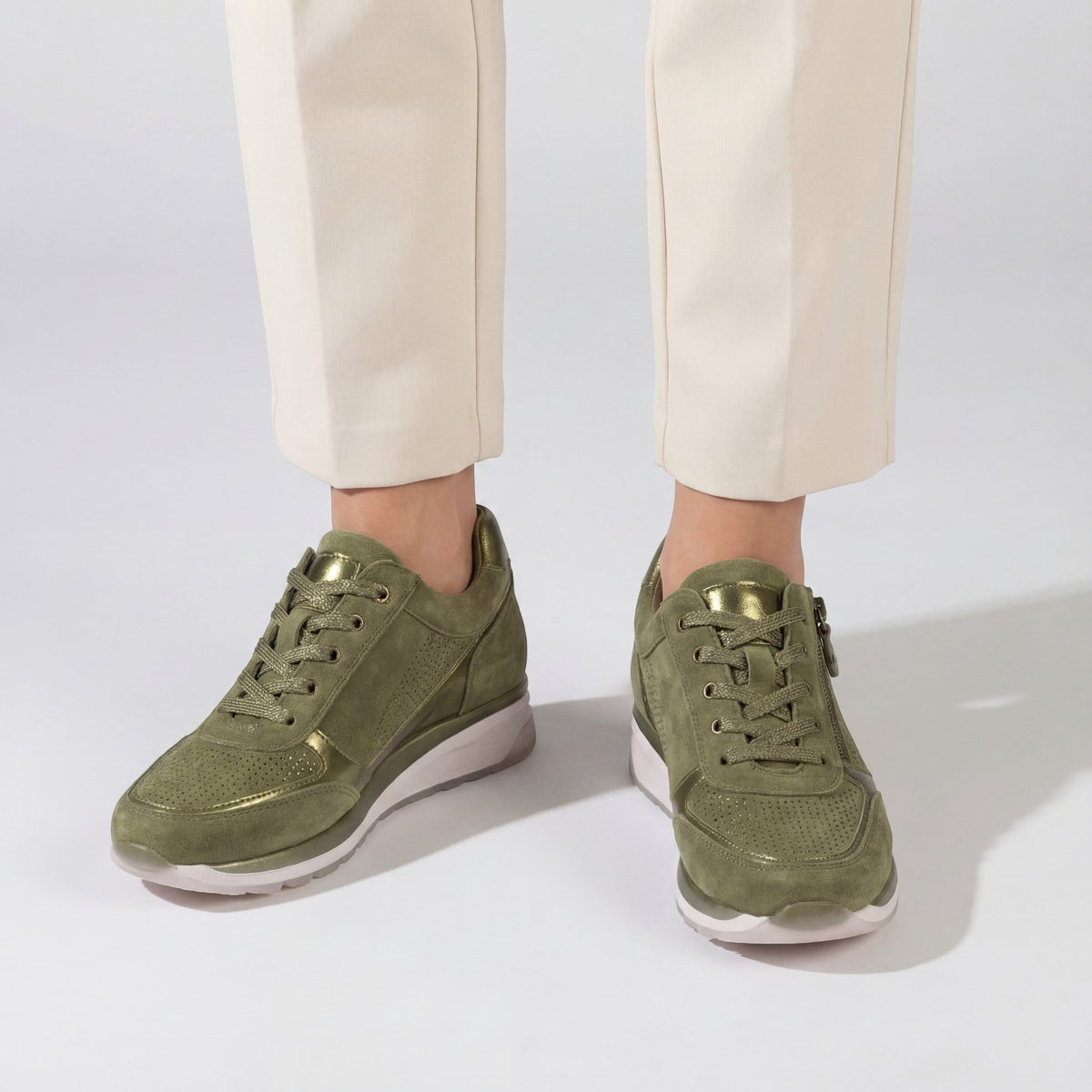 Women's Leather Platform Sneaker – Sculpted Raised Sole