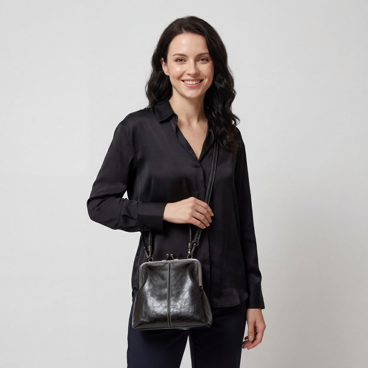 Women's Leather Kiss-Lock Bag – Compact Retro Frame