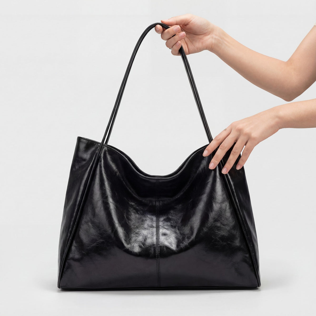 Women's Vintage-Style Tote Bag – Structured Shoulder Carry