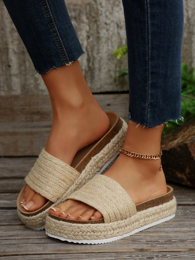 Women's Woven Flat Sandal – Cushioned Muffin Sole